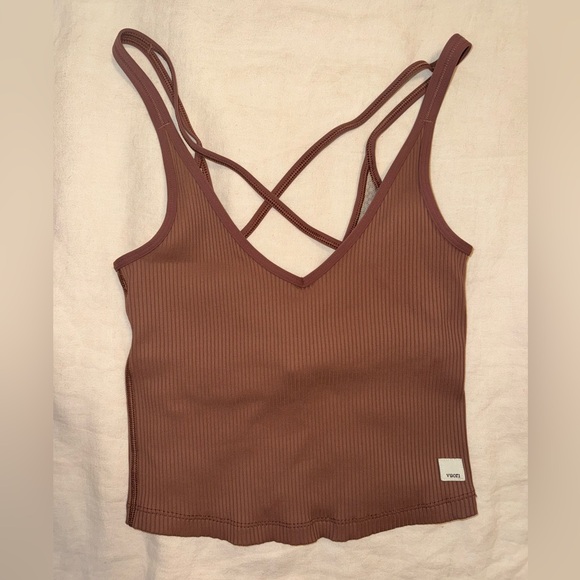 Vuori Ribbed Crop Tank Top - Picture 4 of 6